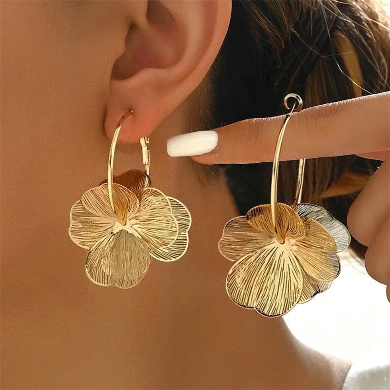 Aura Geometric Hoops