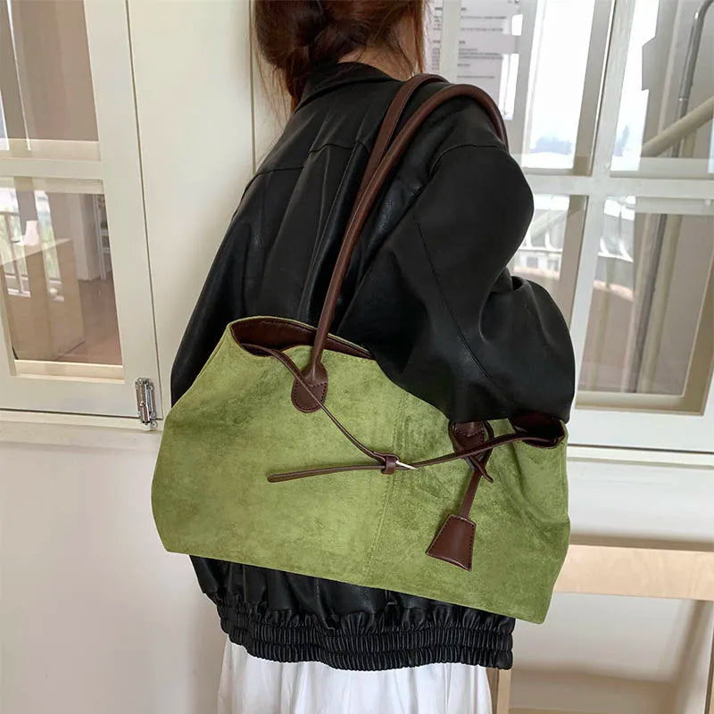 Vintage Chic Shoulder Bag