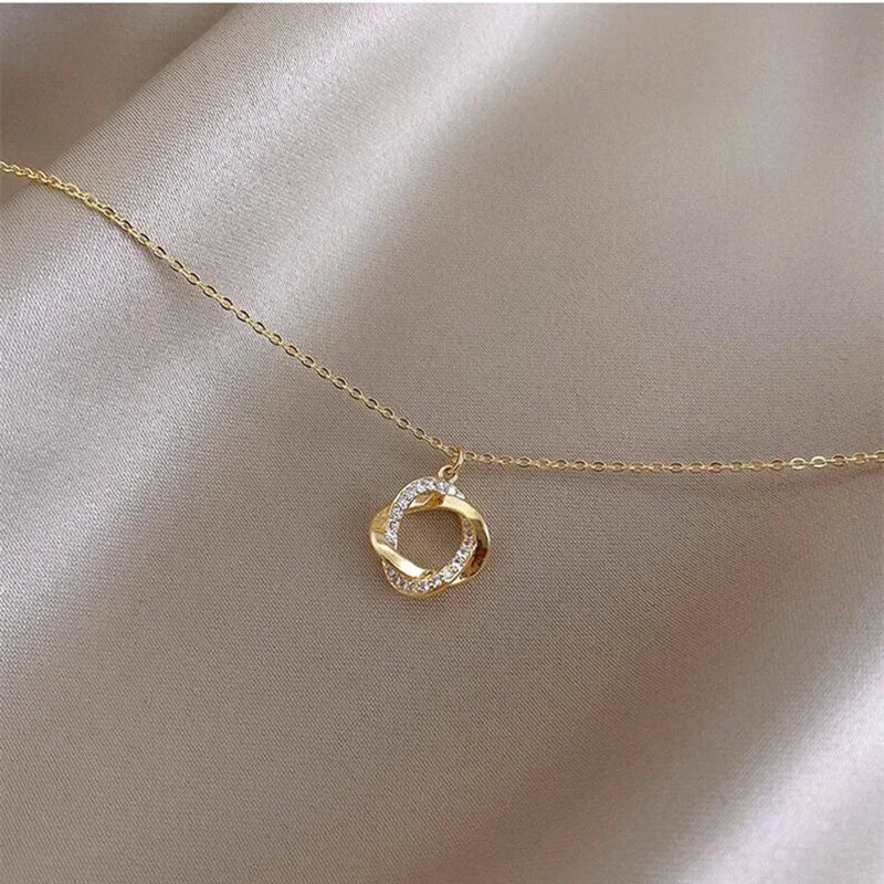 The Aura Circular Necklace