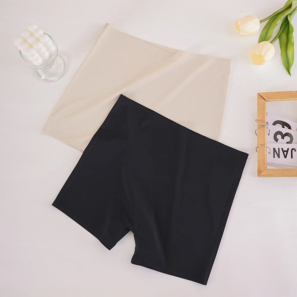The Aura Seamless Boxer