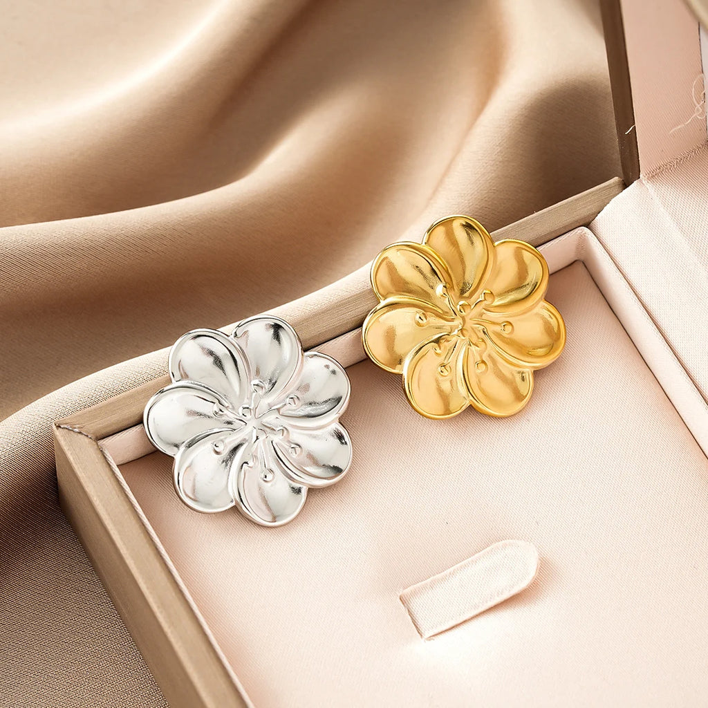 Titan Modernist Studs