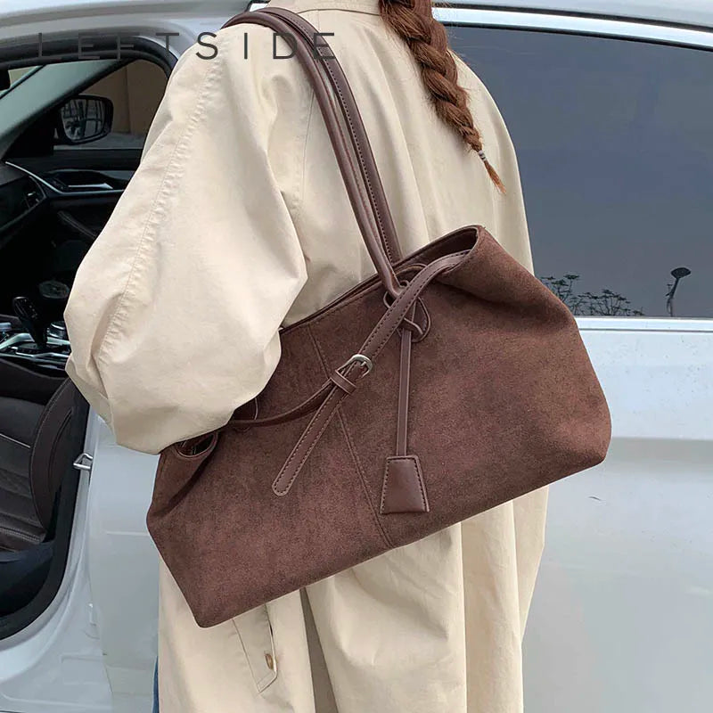 Vintage Chic Shoulder Bag