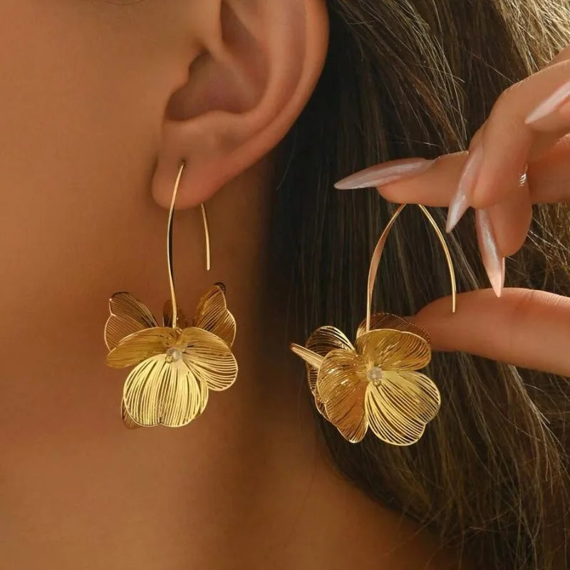 Aura Geometric Hoops