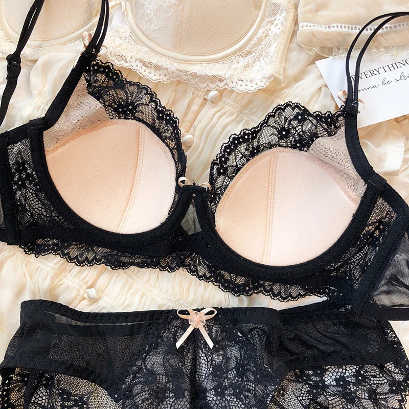 Amour Lingerie Set