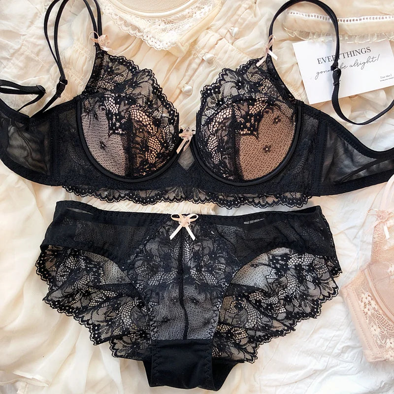 Amour Lingerie Set