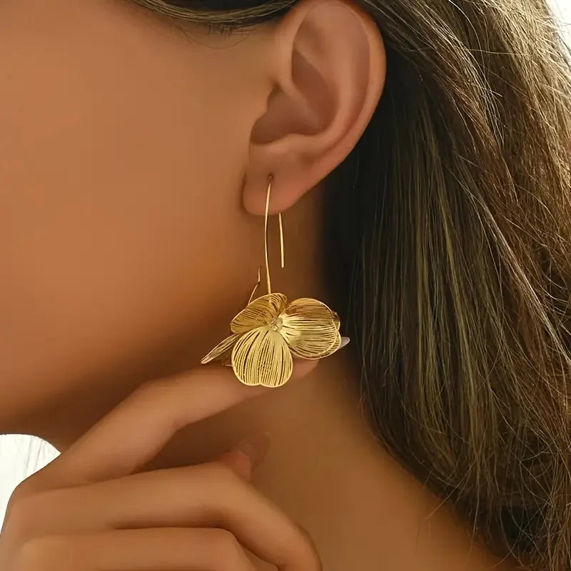 Aura Geometric Hoops