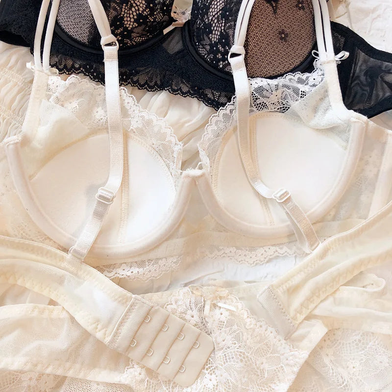 Amour Lingerie Set