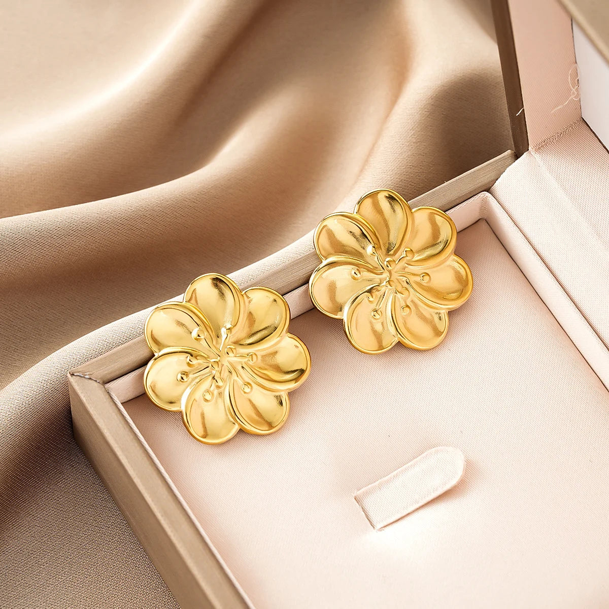 Titan Modernist Studs