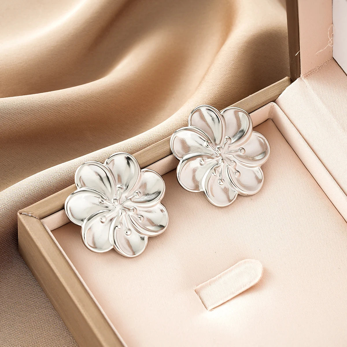 Titan Modernist Studs