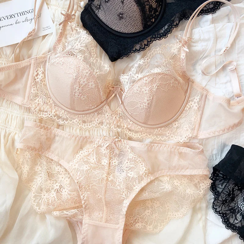Amour Lingerie Set