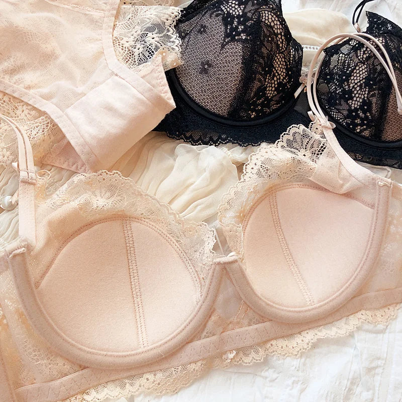 Amour Lingerie Set