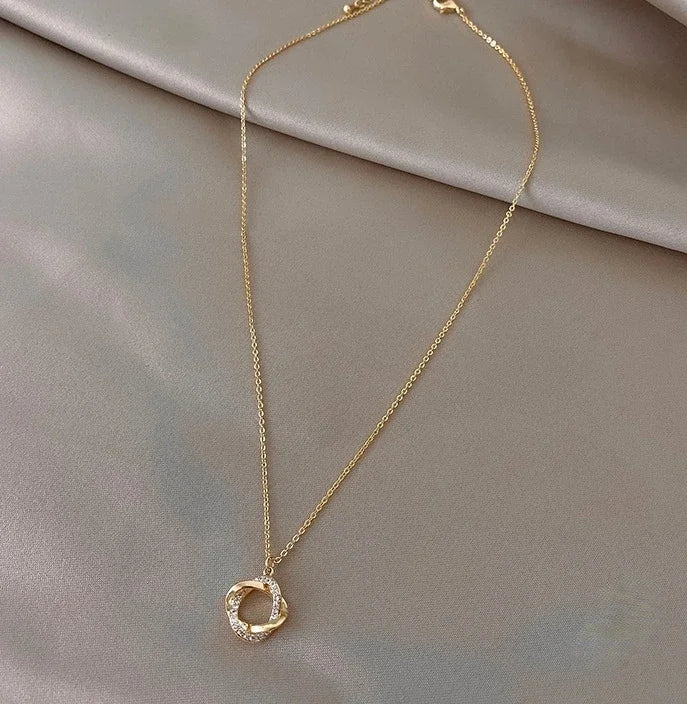 The Aura Circular Necklace