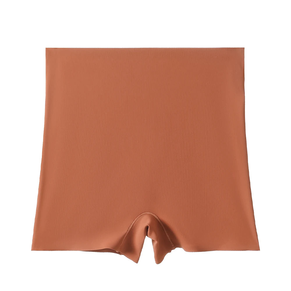 The Aura Seamless Boxer