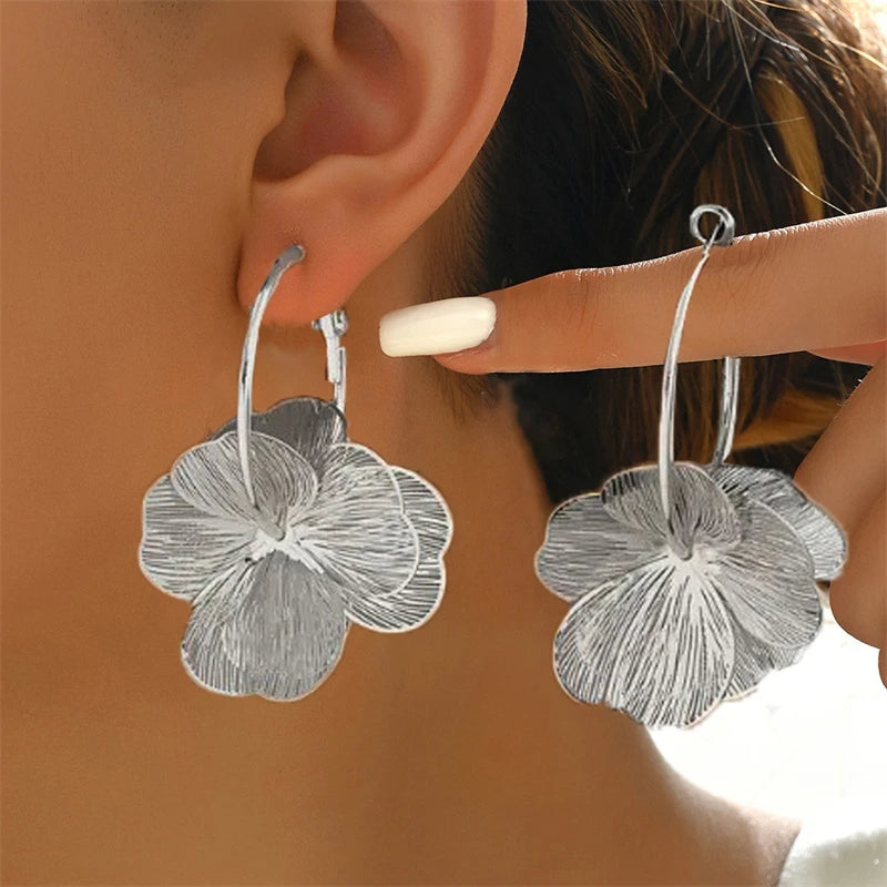 Aura Geometric Hoops